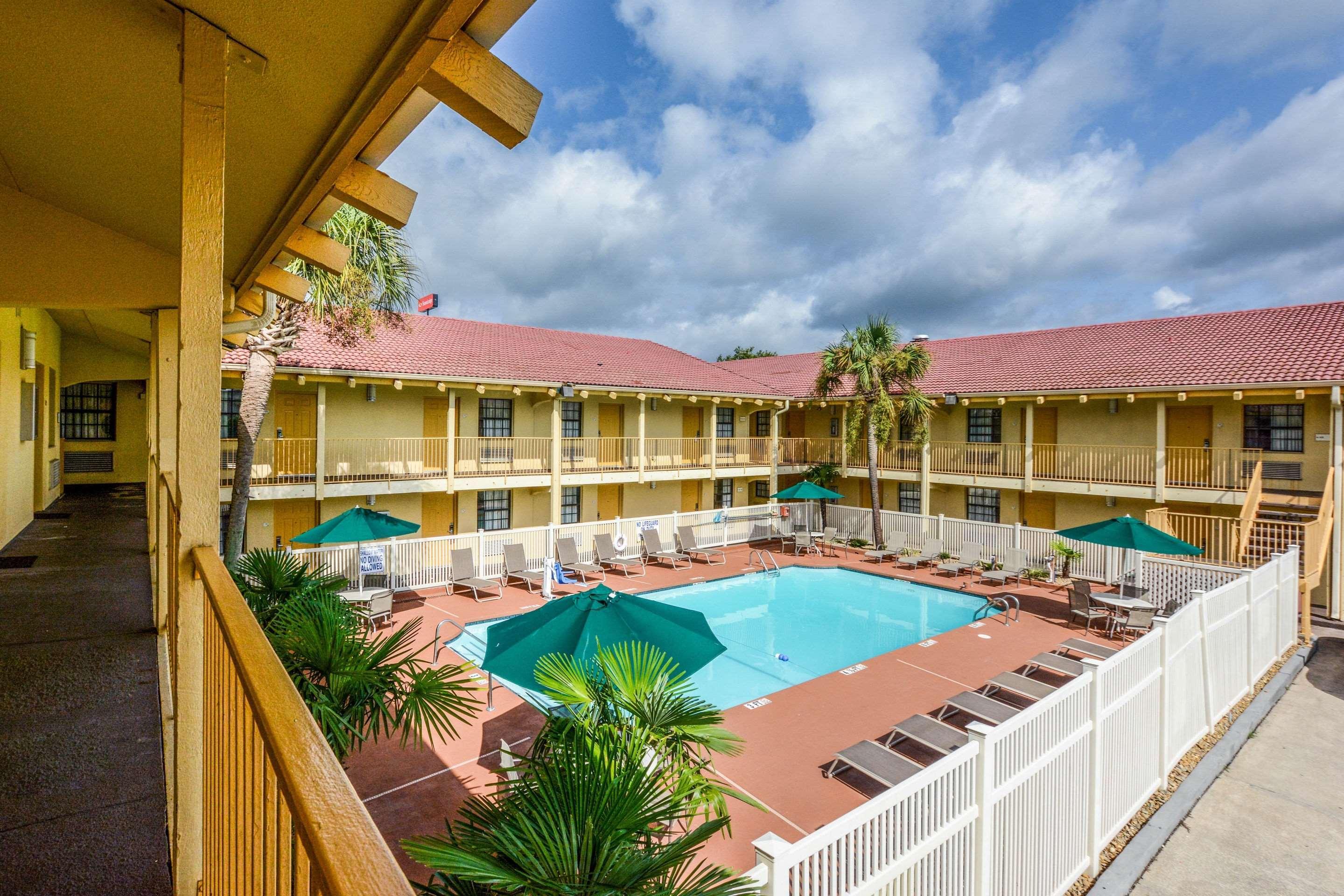 Quality Inn & Suites North Charleston - Ashley Phosphate Zewnętrze zdjęcie